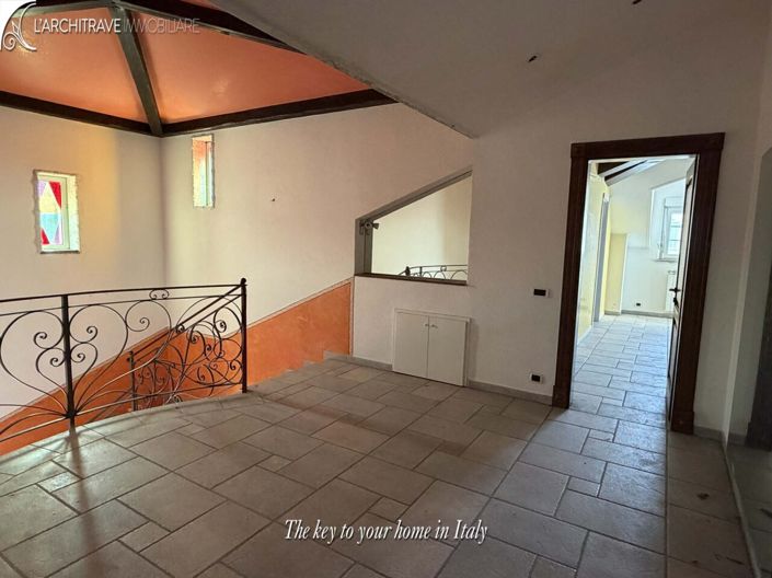 Image No.6-3 Bed House for sale