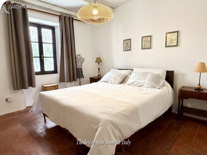 Image No.11-2 Bed House for sale