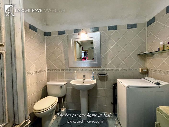 Image No.13-2 Bed House for sale