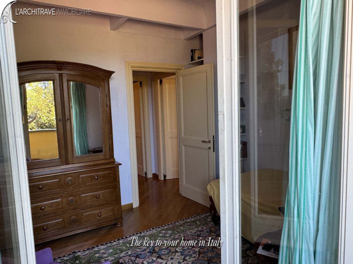 Image No.14-6 Bed House for sale