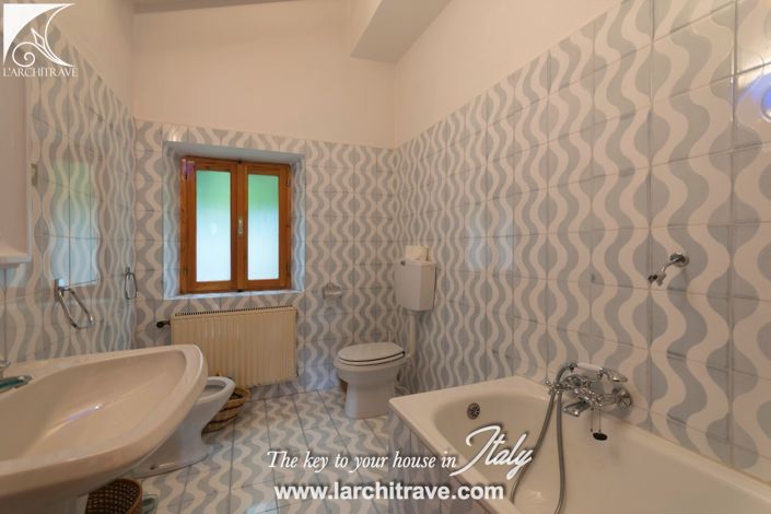 Image No.16-3 Bed House for sale