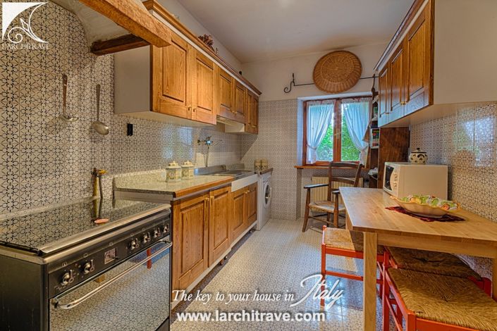 Image No.8-3 Bed House for sale