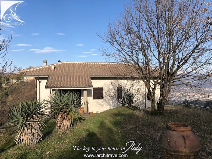 Image No.2-5 Bed House for sale