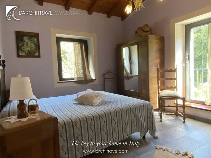 Image No.15-4 Bed House for sale