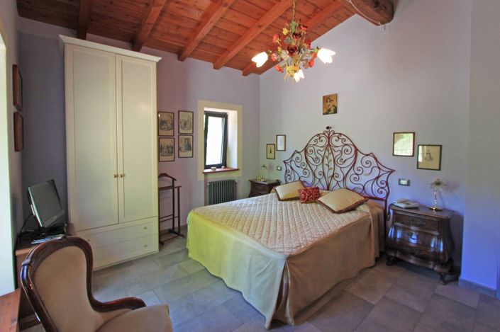 Image No.18-4 Bed House for sale