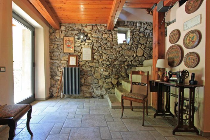 Image No.4-4 Bed House for sale