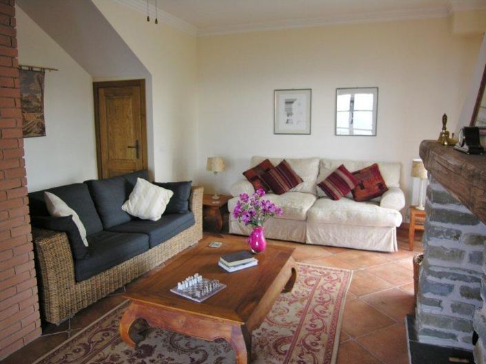 Image No.10-3 Bed House for sale