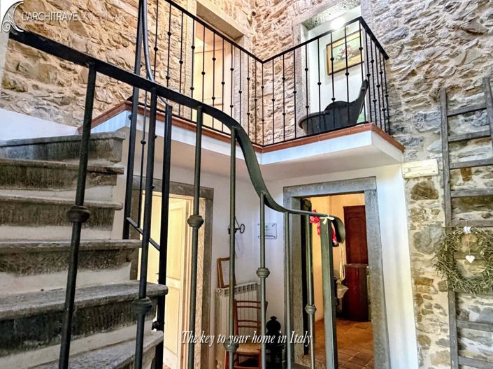 Image No.12-8 Bed House for sale