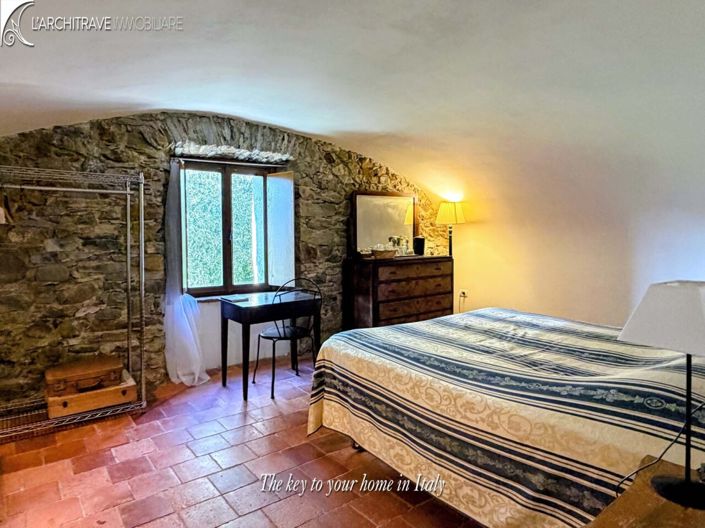 Image No.17-8 Bed House for sale