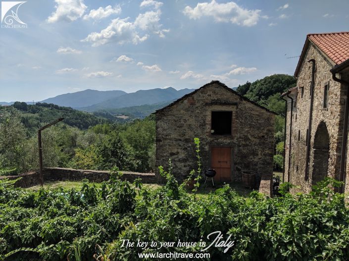 Image No.2-Maison de 8 chambres à vendre à Pontremoli