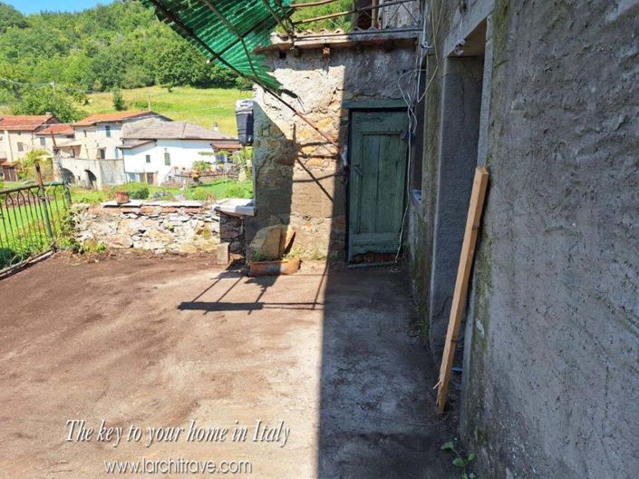 Image No.5-4 Bed House for sale