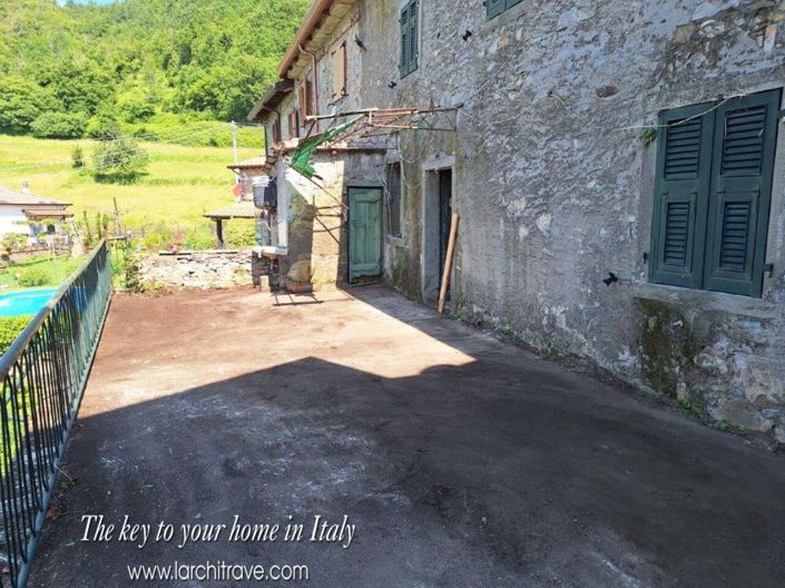 Image No.6-4 Bed House for sale