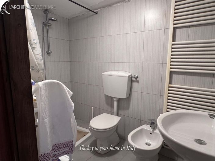 Image No.11-2 Bed House for sale
