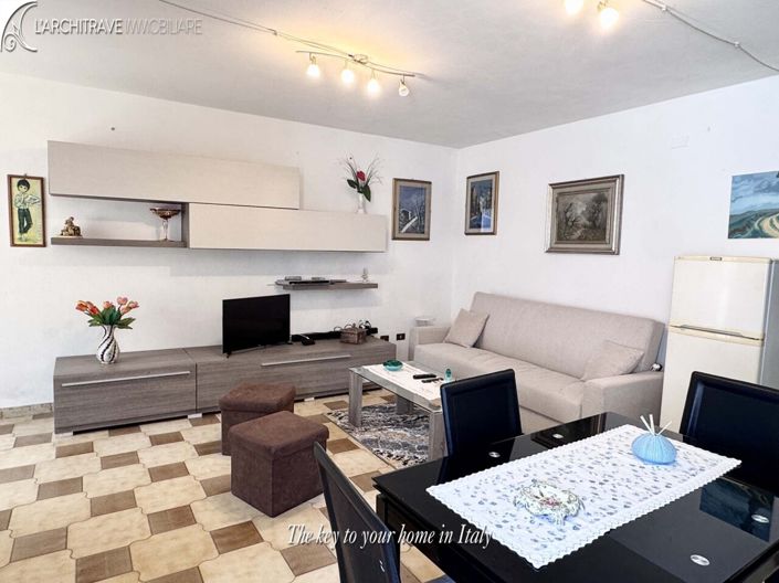 Image No.4-2 Bed House for sale