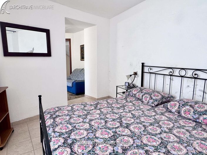 Image No.8-2 Bed House for sale