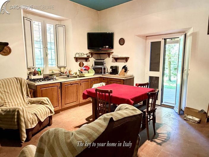 Image No.6-4 Bed House for sale