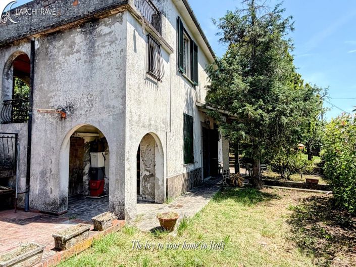 Image No.11-3 Bed House for sale