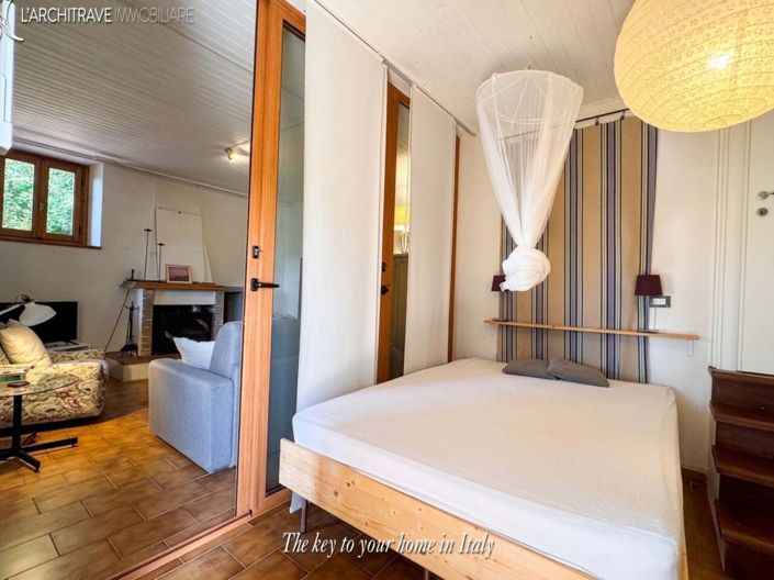Image No.10-2 Bed House for sale