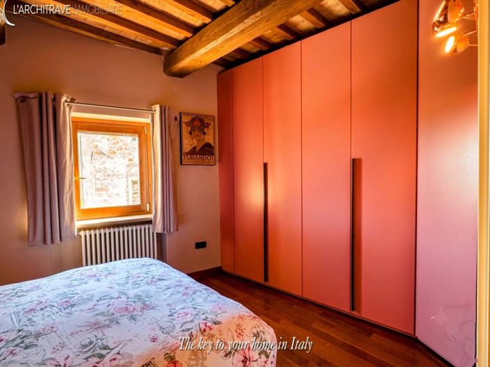 Image No.12-2 Bed House for sale