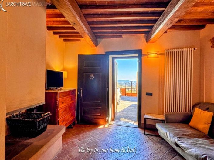 Image No.5-2 Bed House for sale