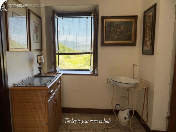 Image No.10-3 Bed House for sale