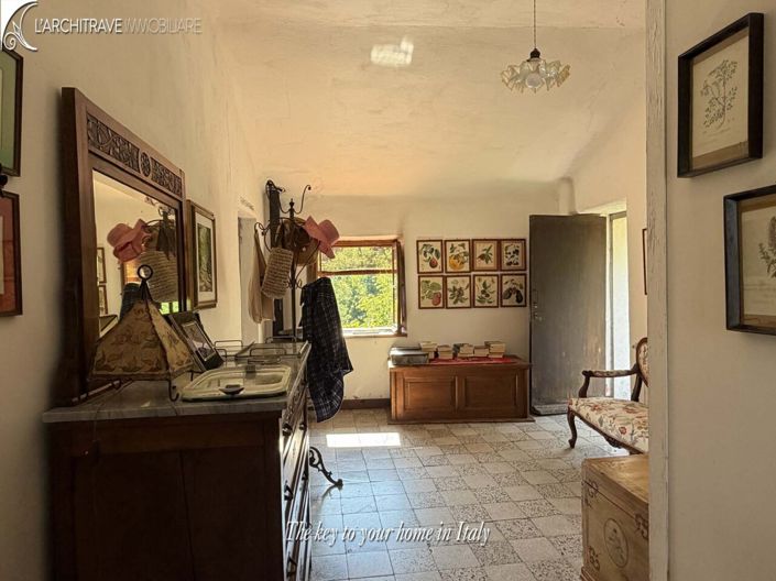 Image No.8-3 Bed House for sale