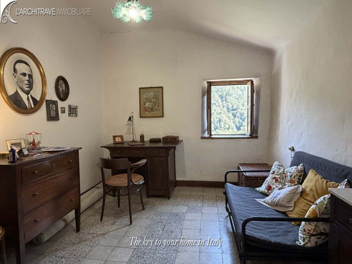 Image No.9-3 Bed House for sale