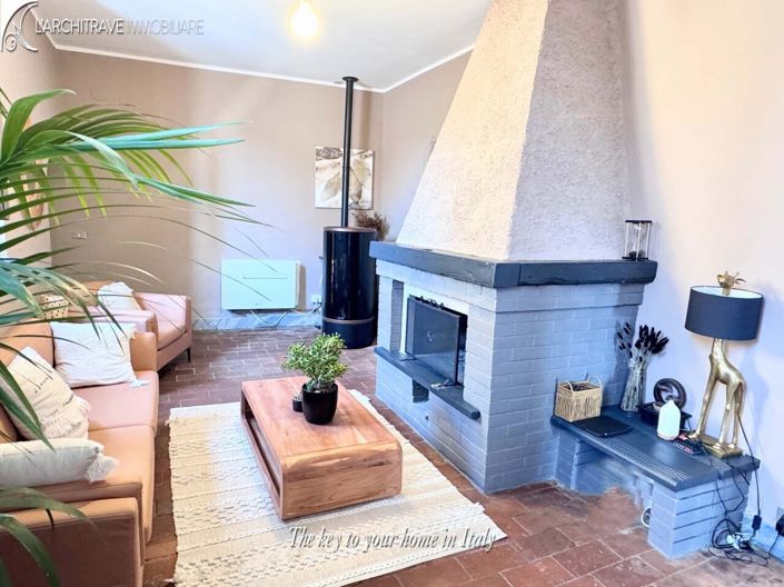 Image No.4-2 Bed House for sale