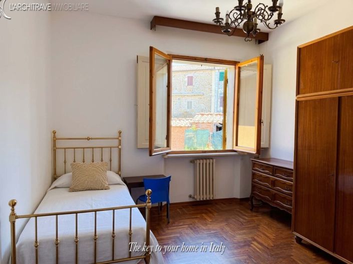 Image No.13-3 Bed House for sale
