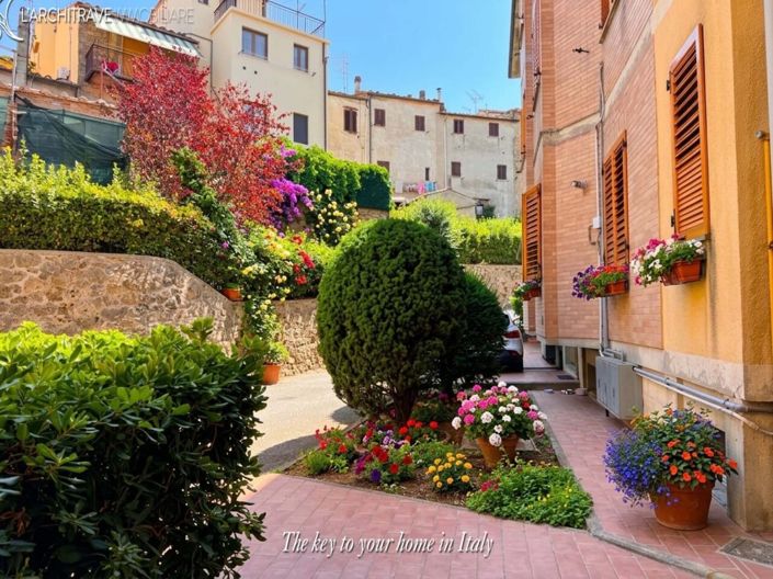 Image No.2-3 Bed House for sale