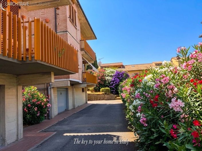 Image No.23-3 Bed House for sale