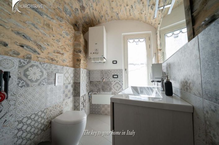 Image No.16-2 Bed House for sale