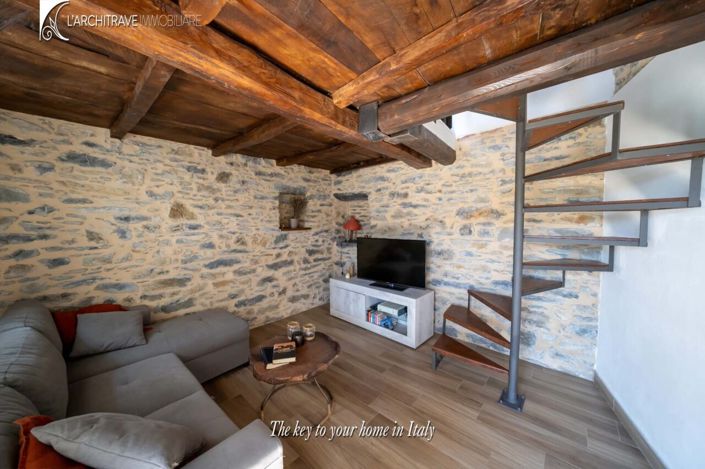 Image No.5-2 Bed House for sale