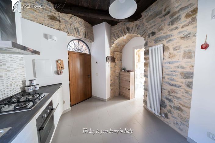 Image No.8-2 Bed House for sale