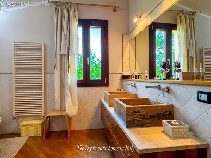 Image No.18-2 Bed House for sale