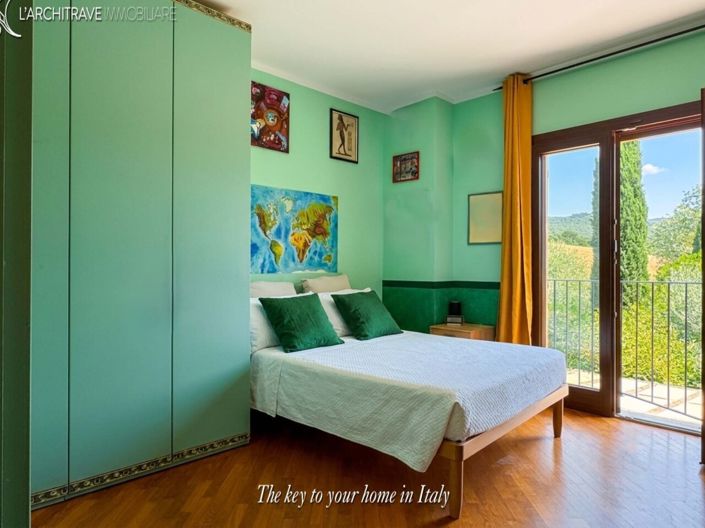 Image No.19-2 Bed House for sale