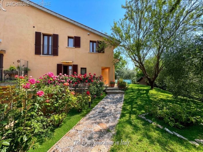 Image No.23-2 Bed House for sale