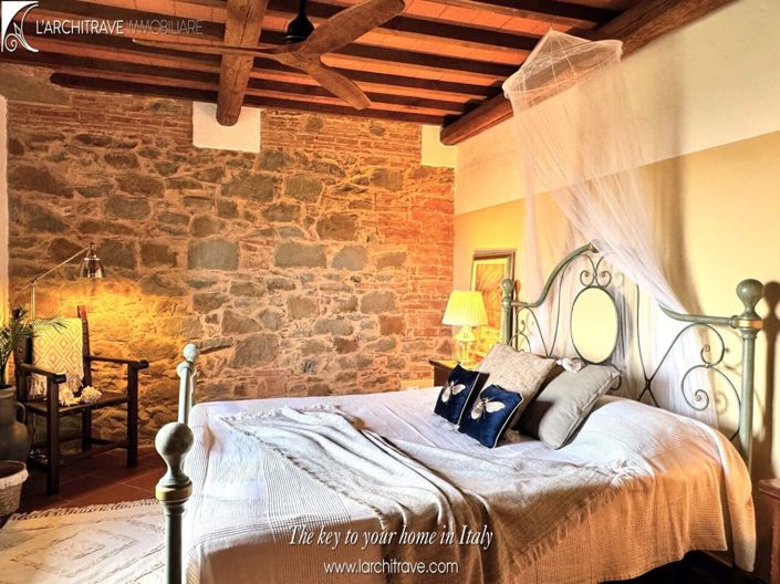 Image No.17-3 Bed House for sale