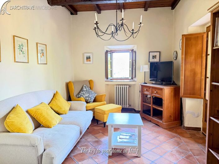 Image No.10-3 Bed House for sale