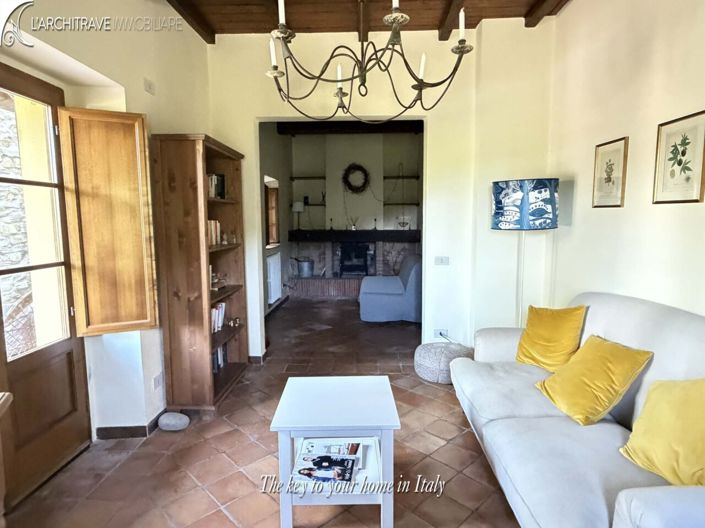 Image No.11-3 Bed House for sale