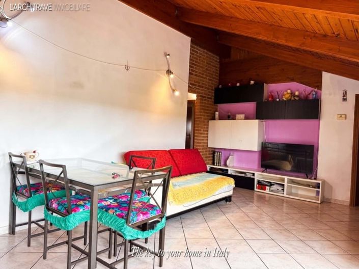 Image No.10-2 Bed House for sale