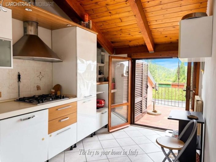Image No.4-2 Bed House for sale