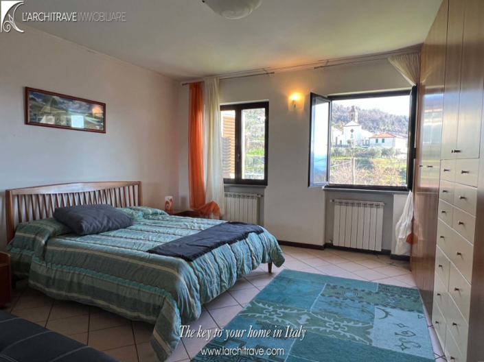 Image No.5-2 Bed House for sale