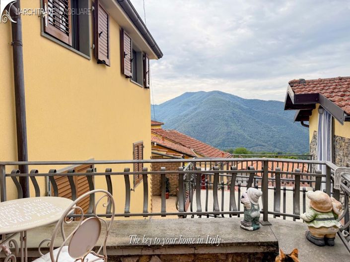 Image No.8-2 Bed House for sale
