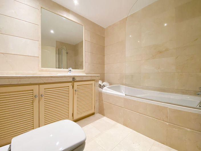 Image No.15-2 Bed Property for sale