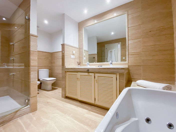 Image No.9-2 Bed Property for sale