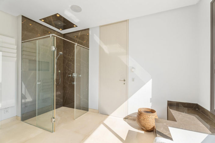 Image No.41-5 Bed Villa for sale