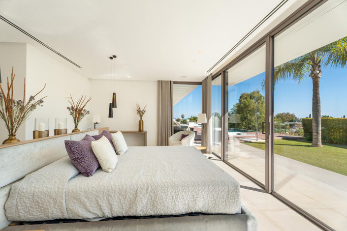 Image No.42-5 Bed Villa for sale