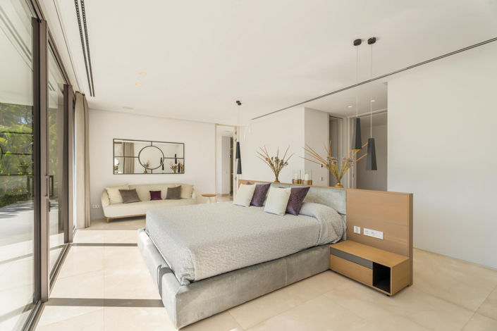 Image No.9-5 Bed Villa for sale