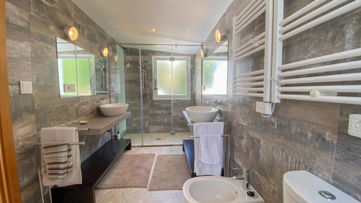 Image No.17-5 Bed Villa for sale